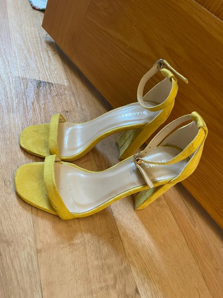 yellow heels size 4